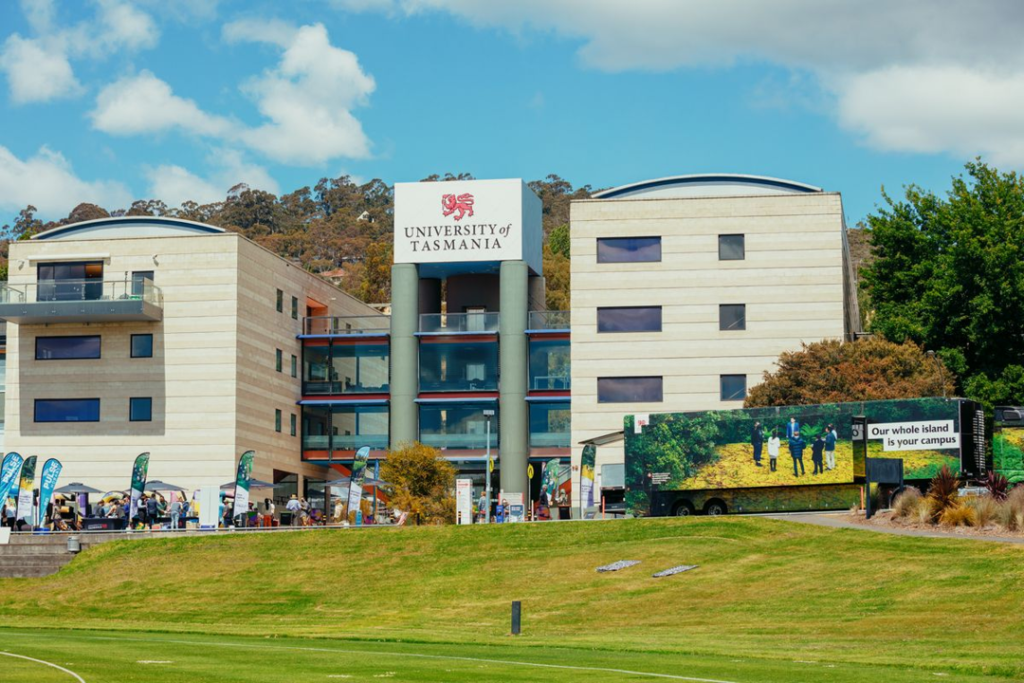 Menjelajahi Keunggulan University of Tasmania: Pilihan Tepat untuk Studi Luar Negeri